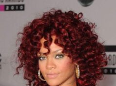 ¿Estás interesado en lucir un cabello colorado? 10 propuestas e inspiración Coiffure cheveux rouge mi longs boucles sauvages Rihanna tapis rouge
