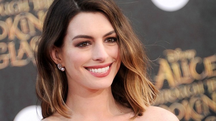 corte de pelo de moda mujer 2022 corte bob bob relajado verano Anne Hathaway