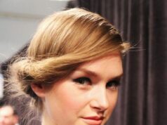 Idee de coiffure femme meches laterale torsades queue de cheval