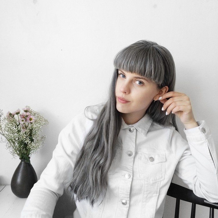 cabello gris - flequillo largo - liso