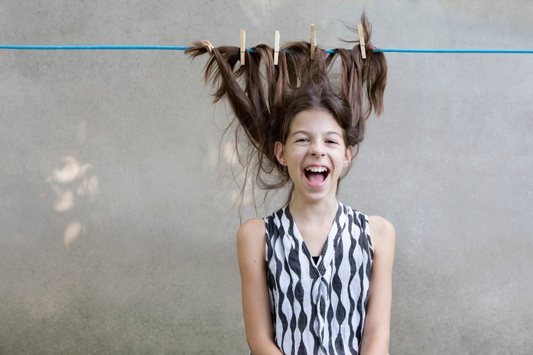 Desventajas de secar el cabellos "sin secador" ¿Realmente hace daño? 1 - 【MioEstilo】 secar el cabello al aire libre es nocivo consecuencias en el cabello daños en el cabello