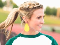 coiffure de sport cheveux longs queue de cheval tresse chic