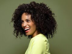 comment demeler les cheveux boucles secs afro frises crepus facilement