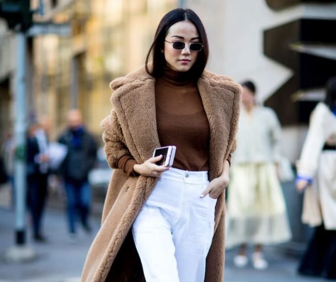 comment porter le jean blanc en hiver printemps 2022 mode femme