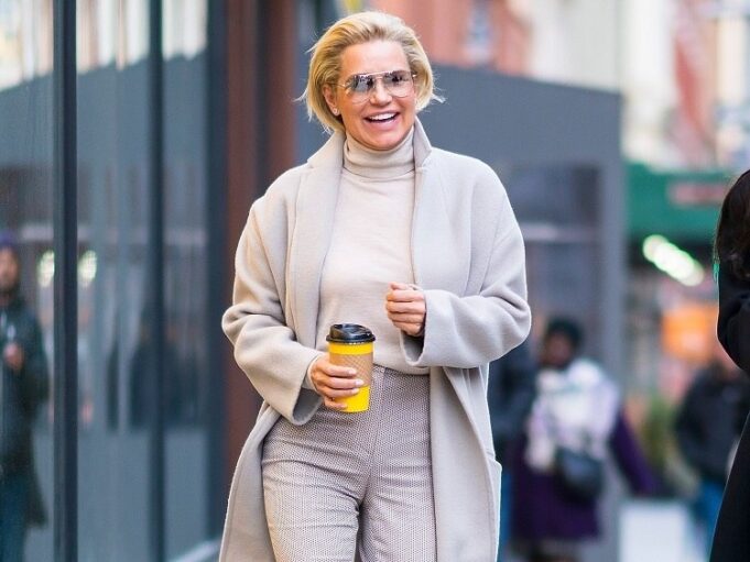 Tendencias de moda mujeres de 50 años comment shabiller tendance en 2022 apres 50 ans tenues tendance mode femme 50 ans