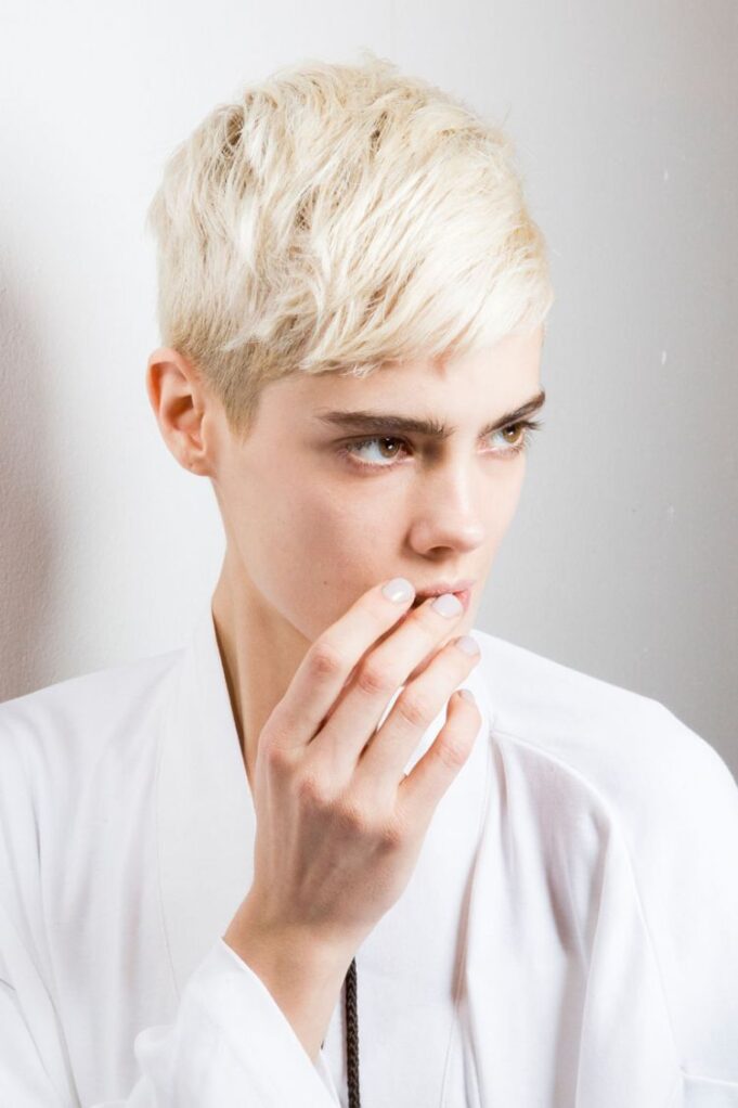 18 looks de pelo corto para mujer que te encantarán coupe courte femme boyish legerement degradee blond platine
