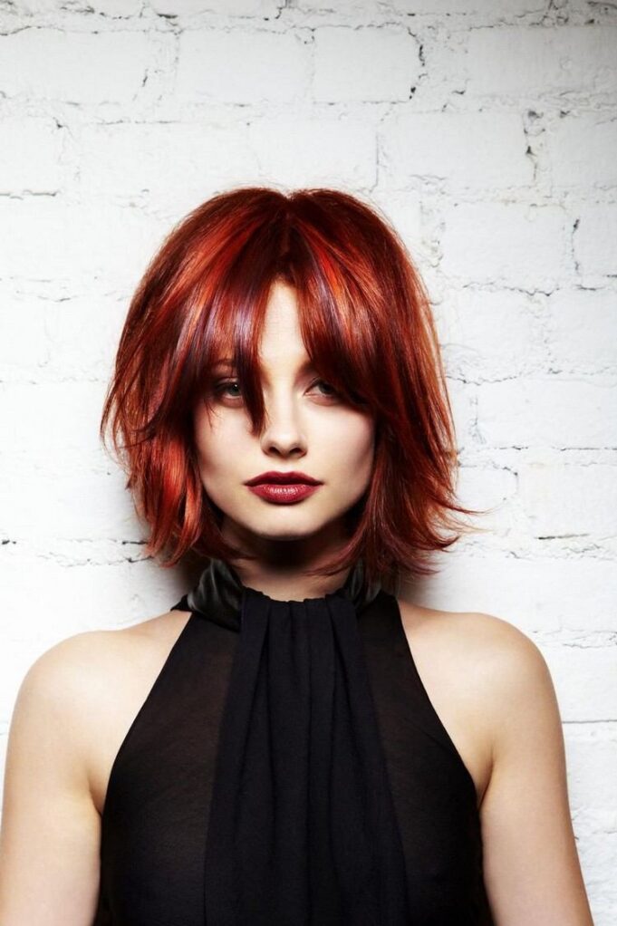 coupe degrade femme idees cheveux mi longs roux flamboyant