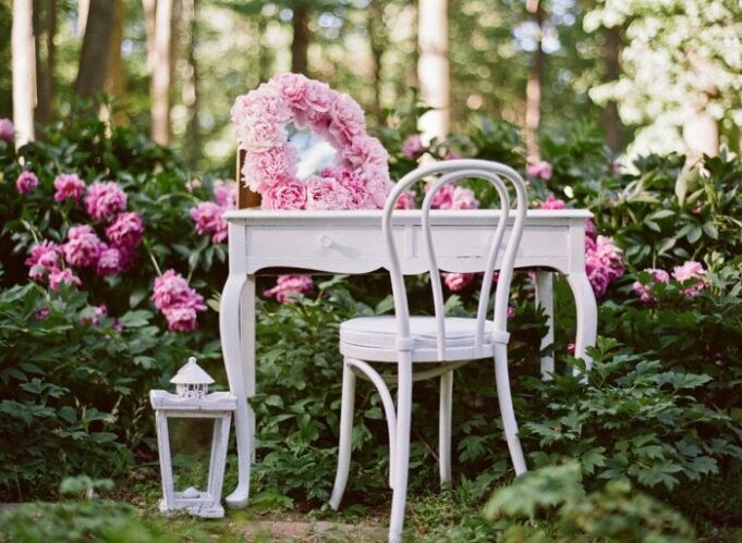 deco mariage printemps chaise table fleurs