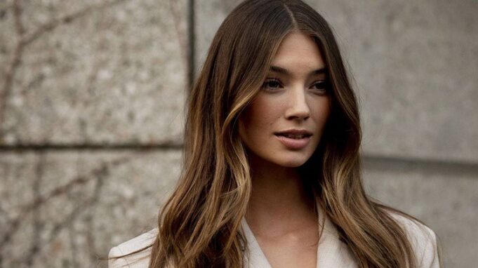 Técnica de contorno capilar: la nueva tendencia en coloración para este año hair contouring cheveux chatain nuances ambrees effet soleil technique coloration tendance 2022