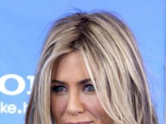 idees coiffure femme cheveux longs blond cendre blond platine
