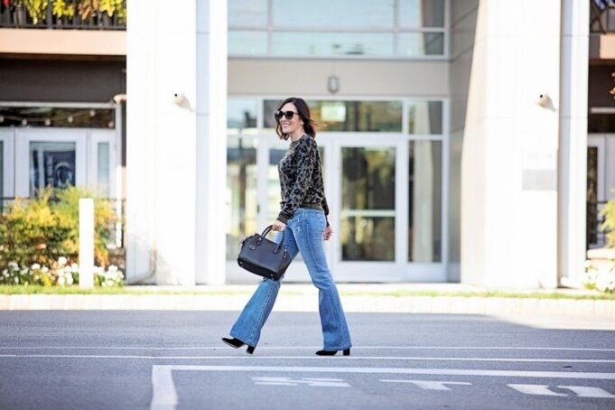 jean bootcut femme tendance mode printemps 2022 comment porter