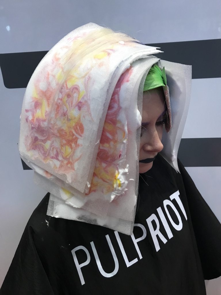 Cabellos multicolores: 12 ideas geniales que te encantarán 8 - 【MioEstilo】 todo sobre la innovadora técnica de coloración Hair Marbling