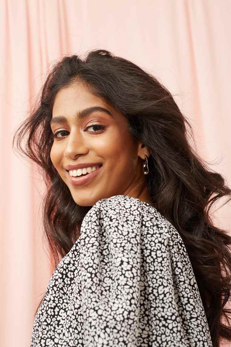 Corte invisible: El estilo que todas las mujeres tendrían que solicitar 1 - 【MioEstilo】 Tendencias de corte de cabello para mujeres 2020 Cabello fantasma en capas degradado invisible