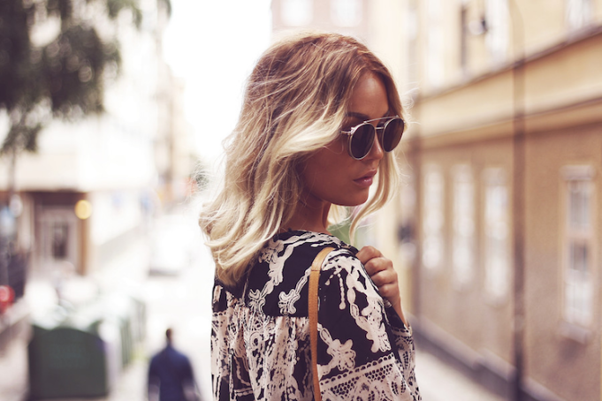 ombré blonde cheveux mi longs style casual