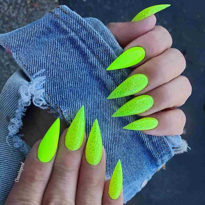 ongles neon jaune vert fluo ongles stiletto