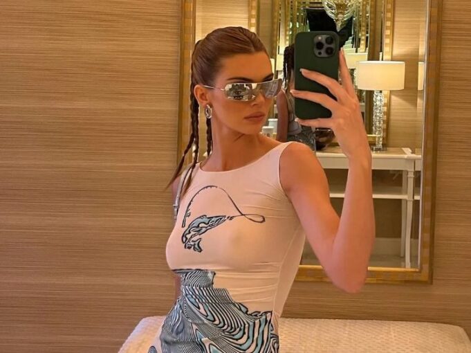 ¡El estilo perfecto para modernizar tu clásica coleta este verano! tendance coiffure ete 2022 comment adopter la queue de cheval tressee medusa ponytail