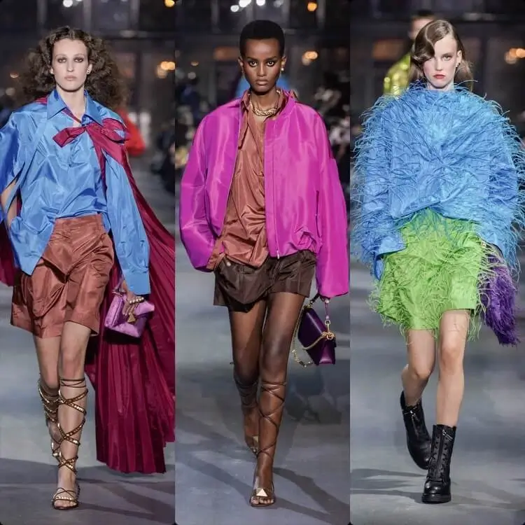 Principales tendencias: Mejores diseños de las marcas más importantes 1 - 【MioEstilo】 primavera verano 2022 moda tendencias mujer cortes colores vivos Valentino SS 22 show