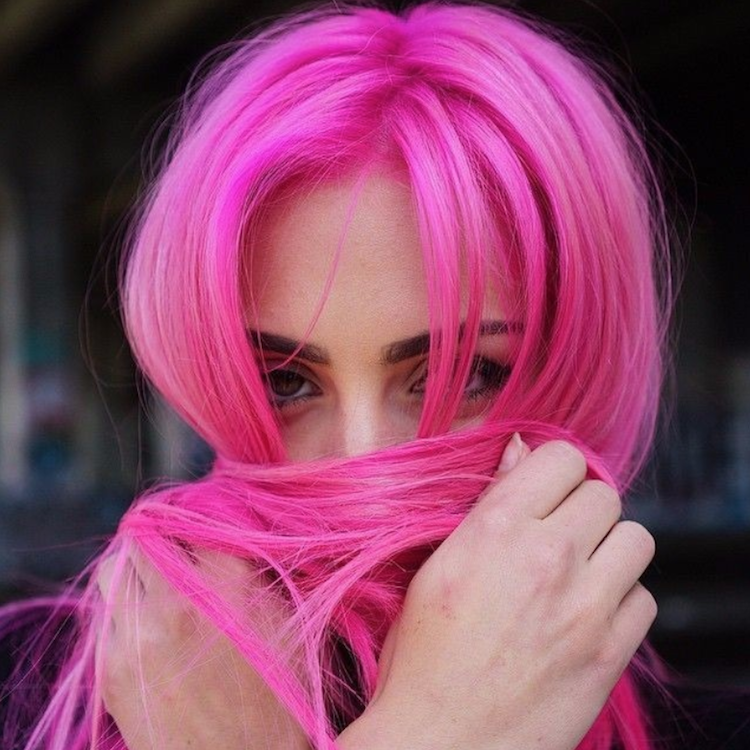 rosa neón tono de cabello rosa